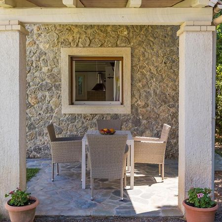 Dafnila Petrinos Cottage מראה חיצוני תמונה