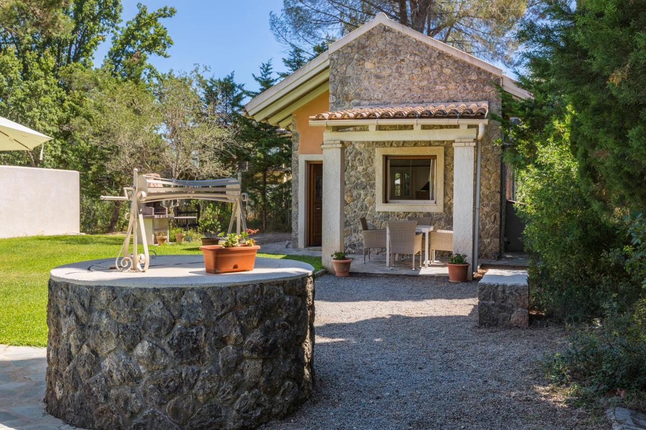 Dafnila Petrinos Cottage מראה חיצוני תמונה