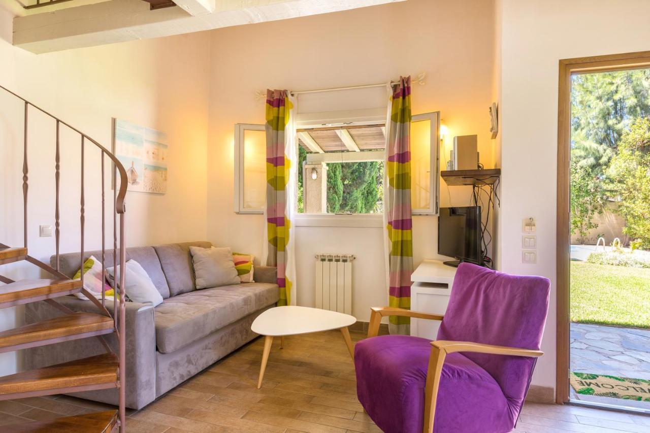 Dafnila Petrinos Cottage מראה חיצוני תמונה