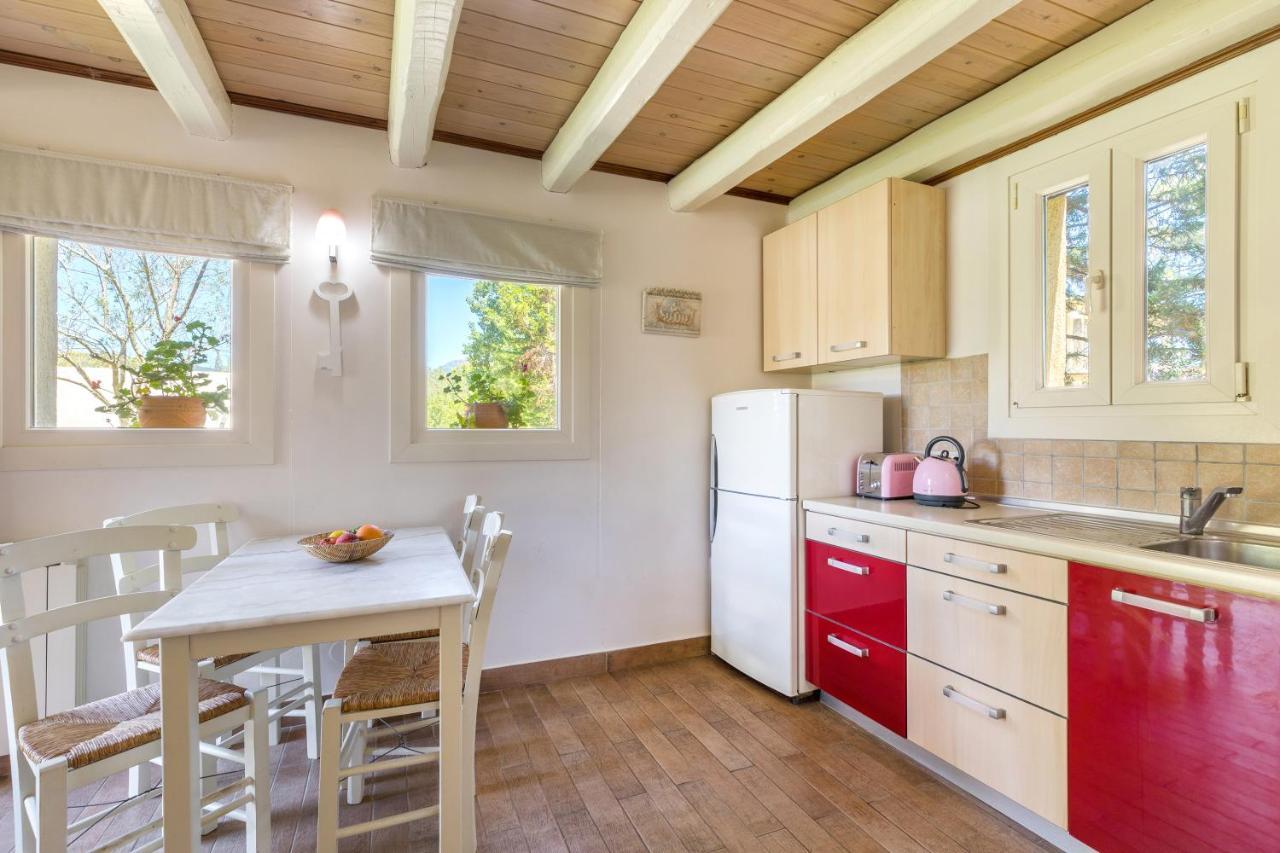 Dafnila Petrinos Cottage מראה חיצוני תמונה