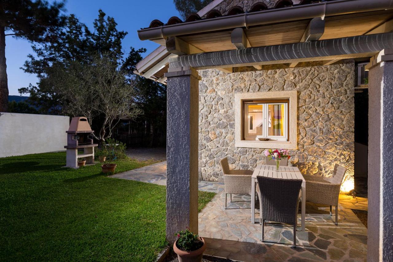 Dafnila Petrinos Cottage מראה חיצוני תמונה