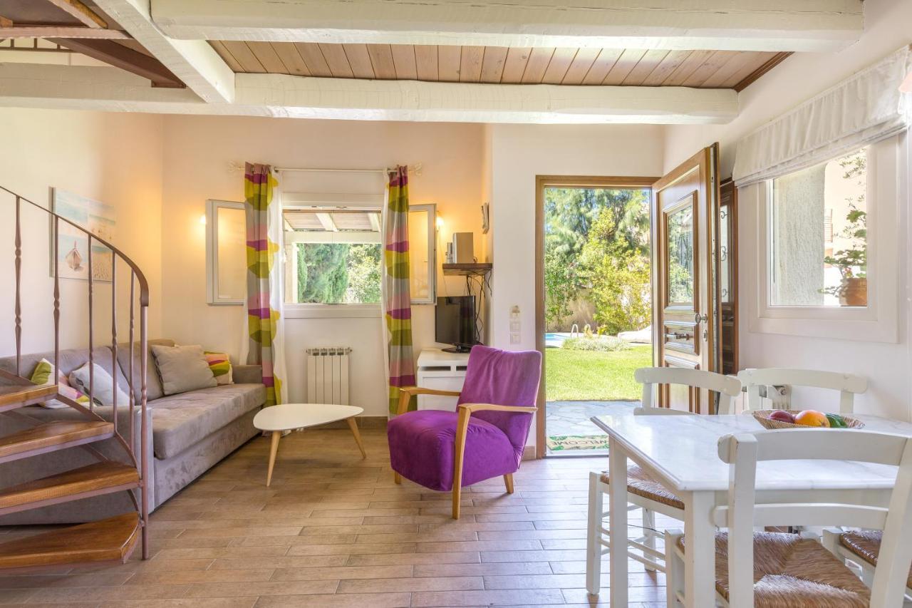 Dafnila Petrinos Cottage מראה חיצוני תמונה