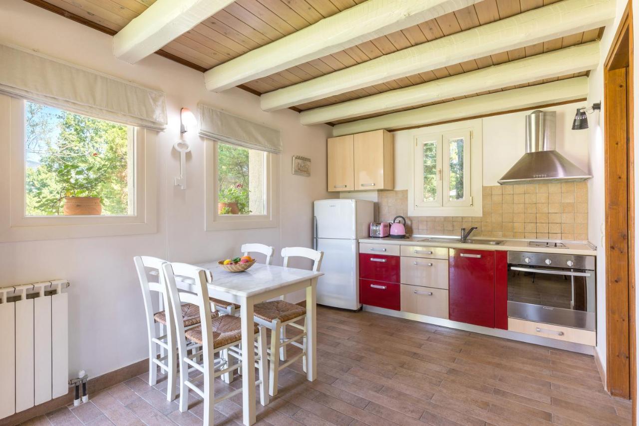 Dafnila Petrinos Cottage מראה חיצוני תמונה